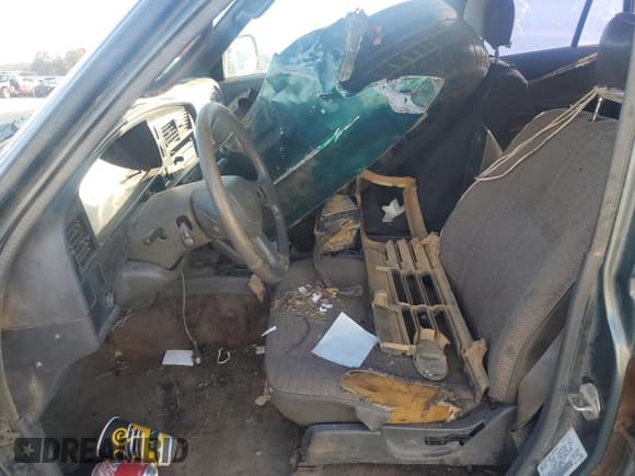 ✅ 1993 Toyota 4Runner • VIN: JT3VN39W4P0128580 • Lot: 79958104. Wystawiony na Copart z przebiegiem 252 837 mil. Bezpłatny archiwum sprzedaży aukcyjnych z USA i szczegółowy raport historii pojazdu na DreamBid. Zdjęcie 7.