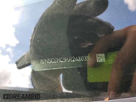 ✅ 2019 Chevrolet Suburban LS • VIN: 1GNSCGKC5KR248685 • Lot: 82559625. Listed on Copart with 112,465 mi. Free auction sales archive from the USA and detailed vehicle history report at DreamBid. Image 14.