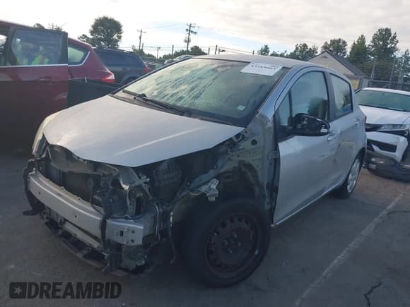 ✅ 2017 Toyota Yaris L • VIN: VNKKTUD3XHA080223 • Лот: 43385003. Опубликован ранее на IAAI с пробегом 232 158 миль. Бесплатный доступ к архиву аукционных продаж из США и подробный отчёт об истории автомобиля на DreamBid. Изображение 2.