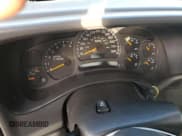 ✅ 2003 Chevrolet Silverado 2500HD LS • VIN: 1GCHK29U03E249694 • Lot: 87290335. Wystawiony na Copart z przebiegiem Nie podano. Bezpłatny archiwum sprzedaży aukcyjnych z USA i szczegółowy raport historii pojazdu na DreamBid. Zdjęcie 9.