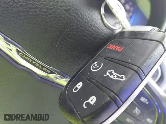 ✅ 2015 Chrysler 200 S • VIN: 1C3CCCDG0FN639329 • Lot: 43717205. Wystawiony na IAAI z przebiegiem 149 262 mil. Bezpłatny archiwum sprzedaży aukcyjnych z USA i szczegółowy raport historii pojazdu na DreamBid. Zdjęcie 11.