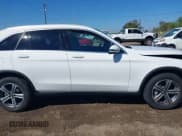 ✅ 2018 Mercedes-Benz GLC 300 • VIN: WDC0G4JBXJV015557 • Lot: 43472903. Wystawiony na IAAI z przebiegiem 17 964 mil. Bezpłatny archiwum sprzedaży aukcyjnych z USA i szczegółowy raport historii pojazdu na DreamBid. Zdjęcie 13.