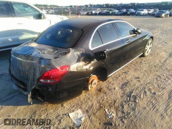 ✅ 2017 Mercedes-Benz C 300 • VIN: 55SWF4JB8HU203827 • Lot: 40967300. Listed on IAAI with 101,391 mi. Free auction sales archive from the USA and detailed vehicle history report at DreamBid. Image 4.