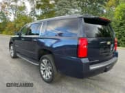 ✅ 2017 Chevrolet Suburban Premier • VIN: 1GNSKJKCXHR240591 • Lot: 91875275. Wystawiony na Copart z przebiegiem 305 907 mil. Bezpłatny archiwum sprzedaży aukcyjnych z USA i szczegółowy raport historii pojazdu na DreamBid. Zdjęcie 3.