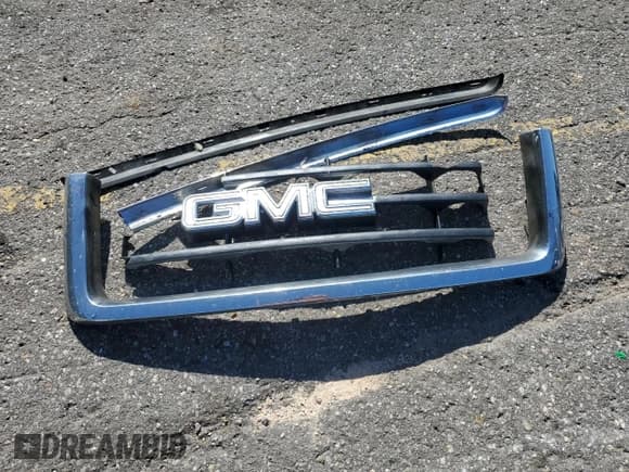 ✅ 2009 GMC Sierra 1500 • VIN: 2GTEK39J791120473 • Lot: 87183974. Wystawiony na Copart z przebiegiem 267 741 mil. Bezpłatny archiwum sprzedaży aukcyjnych z USA i szczegółowy raport historii pojazdu na DreamBid. Zdjęcie 12.