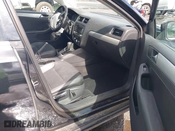 ✅ 2013 Volkswagen Jetta SE • VIN: 3VWDX7AJ4DM396477 • Lot: 42659959. Listed on IAAI with 115,833 mi. Free auction sales archive from the USA and detailed vehicle history report at DreamBid. Image 5.