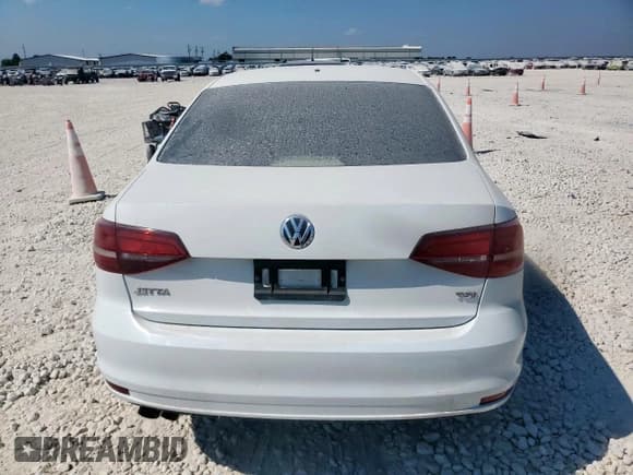 ✅ 2018 Volkswagen Jetta SE • VIN: 3VWB67AJXJM203433 • Lot: 85317125. Listed on Copart with 54,076 mi. Free auction sales archive from the USA and detailed vehicle history report at DreamBid. Image 6.