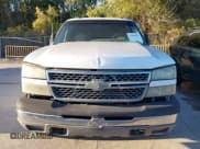 ✅ 2005 Chevrolet Silverado 2500HD LT • VIN: 1GCHC23U75F883040 • Lot: 43643562. Wystawiony na IAAI z przebiegiem 268 370 mil. Bezpłatny archiwum sprzedaży aukcyjnych z USA i szczegółowy raport historii pojazdu na DreamBid. Zdjęcie 12.