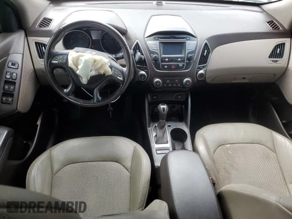 ✅ 2014 Hyundai Tucson SE • VIN: KM8JUCAGXEU918582 • Lot: 47685165. Wystawiony na Copart z przebiegiem 57 012 mil. Bezpłatny archiwum sprzedaży aukcyjnych z USA i szczegółowy raport historii pojazdu na DreamBid. Zdjęcie 8.