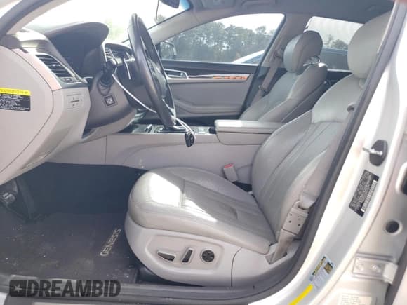 ✅ 2016 Hyundai Genesis 3.8L • VIN: KMHGN4JE3GU106166 • Lot: 84873584. Wystawiony na Copart z przebiegiem 82 609 mil. Bezpłatny archiwum sprzedaży aukcyjnych z USA i szczegółowy raport historii pojazdu na DreamBid. Zdjęcie 7.