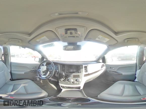 ✅ 2020 Toyota Sienna XLE • VIN: 5TDYZ3DC4LS063506 • Лот: 84589065. Опубликован ранее на Copart с пробегом 96 264 миль. Бесплатный доступ к архиву аукционных продаж из США и подробный отчёт об истории автомобиля на DreamBid. Изображение 15.