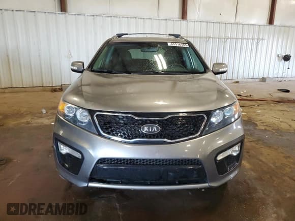 ✅ 2012 Kia Sorento SX • VIN: 5XYKWDA21CG243698 • Лот: 65516165. Опубликован ранее на Copart с пробегом 161 936 миль. Бесплатный доступ к архиву аукционных продаж из США и подробный отчёт об истории автомобиля на DreamBid. Изображение 5.