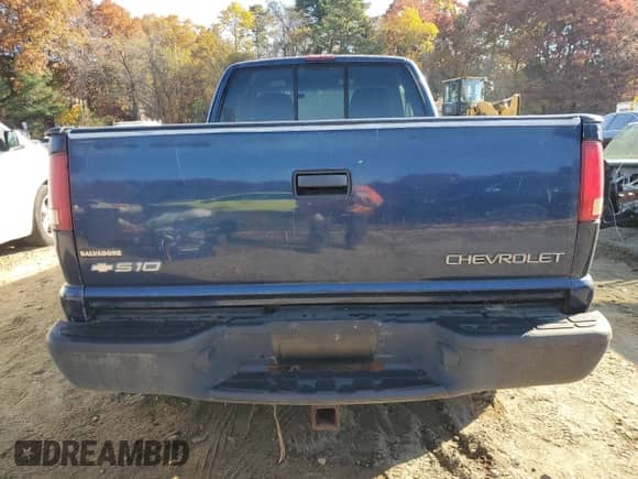 2002 Chevrolet S-10 LS с VIN 1GCCT19WX28156410, выставлен на аукционе Copart как лот 77406074 с пробегом 139 558 миль миль и Чистый • Clean title. История ставок и продаж доступна на DreamBid. Изображение 6.