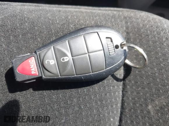 ✅ 2015 Dodge Grand Caravan SE • VIN: 2C4RDGBG3FR689562 • Lot: 43042556. Wystawiony na IAAI z przebiegiem 154 197 mil. Bezpłatny archiwum sprzedaży aukcyjnych z USA i szczegółowy raport historii pojazdu na DreamBid. Zdjęcie 11.