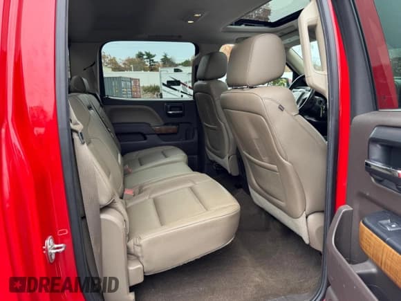 ✅ 2015 GMC Sierra 1500 SLT • VIN: 3GTU2VEJXFG191893 • Lot: 91974335. Wystawiony na Copart z przebiegiem 129 754 mil. Bezpłatny archiwum sprzedaży aukcyjnych z USA i szczegółowy raport historii pojazdu na DreamBid. Zdjęcie 7.