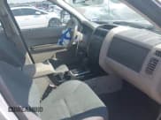 ✅ 2008 Ford Escape XLS • VIN: 1FMCU02Z18KE48935 • Lot: 43370414. Wystawiony na IAAI z przebiegiem 157 981 mil. Bezpłatny archiwum sprzedaży aukcyjnych z USA i szczegółowy raport historii pojazdu na DreamBid. Zdjęcie 5.