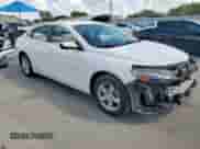 2020 Chevrolet Malibu LS z VIN 1G1ZC5ST8LF131934, wystawiony jako Copart lot #84738325 z przebiegiem 18 973 mil mil oraz Szkoda całkowita • Salvage title. Historia ofert i sprzedaży dostępna na DreamBid. Obrazek 4.