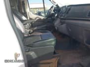 ✅ 2020 Ford Transit Cargo • VIN: 1FTBR1Y86LKA30515 • Lot: 41441522. Wystawiony na IAAI z przebiegiem 84 331 mil. Bezpłatny archiwum sprzedaży aukcyjnych z USA i szczegółowy raport historii pojazdu na DreamBid. Zdjęcie 8.