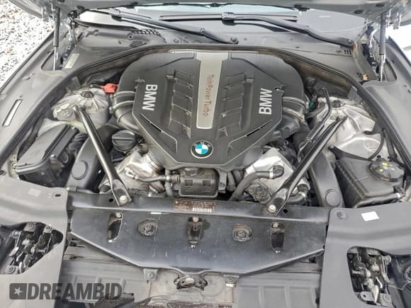 ✅ 2012 BMW 6 Series 650i • VIN: WBALZ3C50CDL72640 • Lot: 92913455. Wystawiony na Copart z przebiegiem 81 463 mil. Bezpłatny archiwum sprzedaży aukcyjnych z USA i szczegółowy raport historii pojazdu na DreamBid. Zdjęcie 11.