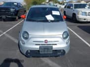 ✅ 2014 FIAT 500e • VIN: 3C3CFFGE7ET172881 • Lot: 41610593. Wystawiony na IAAI z przebiegiem 70 768 mil. Bezpłatny archiwum sprzedaży aukcyjnych z USA i szczegółowy raport historii pojazdu na DreamBid. Zdjęcie 15.