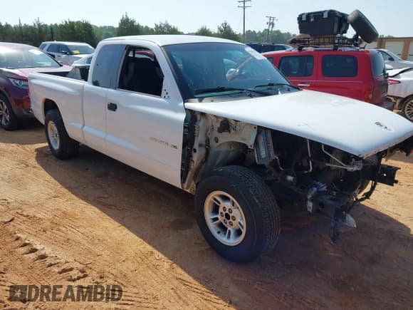 ✅ 2000 Dodge Dakota • VIN: 1B7GL22X6YS732984 • Lot: 42261357. Wystawiony na IAAI z przebiegiem 77 615 mil. Bezpłatny archiwum sprzedaży aukcyjnych z USA i szczegółowy raport historii pojazdu na DreamBid. Zdjęcie 1.