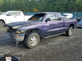 ✅ 1998 Dodge Dakota • VIN: 1B7GG22X6WS597300 • Лот: 91197575. Опубликован ранее на Copart с пробегом Не указан. Бесплатный доступ к архиву аукционных продаж из США и подробный отчёт об истории автомобиля на DreamBid. Изображение 1.