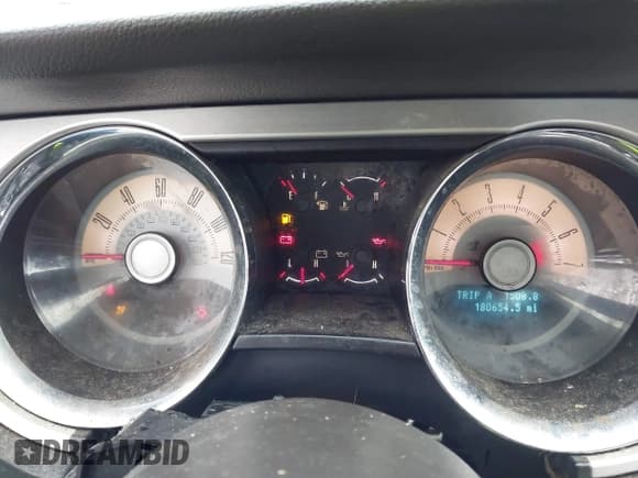 ✅ 2010 Ford Mustang V6 • VIN: 1ZVBP8AN6A5105768 • Lot: 41964355. Listed on IAAI with 180,654 mi. Free auction sales archive from the USA and detailed vehicle history report at DreamBid. Image 7.