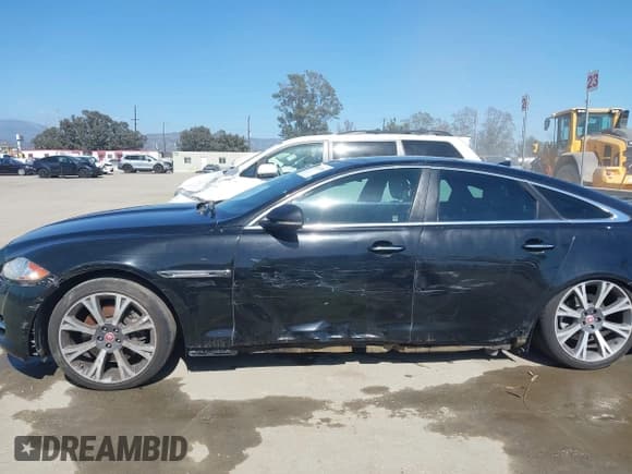 ✅ 2015 Jaguar XJ • VIN: SAJWA1CZ6F8V89171 • Лот: 42415233. Опубликован ранее на IAAI с пробегом 48 138 миль. Бесплатный доступ к архиву аукционных продаж из США и подробный отчёт об истории автомобиля на DreamBid. Изображение 6.