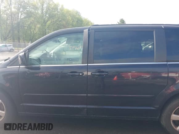 ✅ 2011 Volkswagen Routan SE • VIN: 2V4RW3DG3BR717246 • Лот: 42196697. Опубликован ранее на IAAI с пробегом 155 375 миль. Бесплатный доступ к архиву аукционных продаж из США и подробный отчёт об истории автомобиля на DreamBid. Изображение 14.