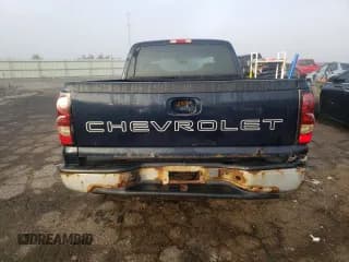 ✅ 2005 Chevrolet Silverado 1500 • VIN: 1GCEC19XX5Z227346 • Лот: 71914014. Опубликован ранее на Copart с пробегом Не указан. Бесплатный доступ к архиву аукционных продаж из США и подробный отчёт об истории автомобиля на DreamBid. Изображение 6.