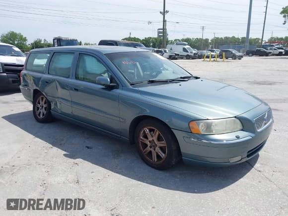 ✅ 2005 Volvo V70 • VIN: YV1SW592152477048 • Lot: 41875105. Listed on IAAI with 137,395 mi. Free auction sales archive from the USA and detailed vehicle history report at DreamBid. Image 1.
