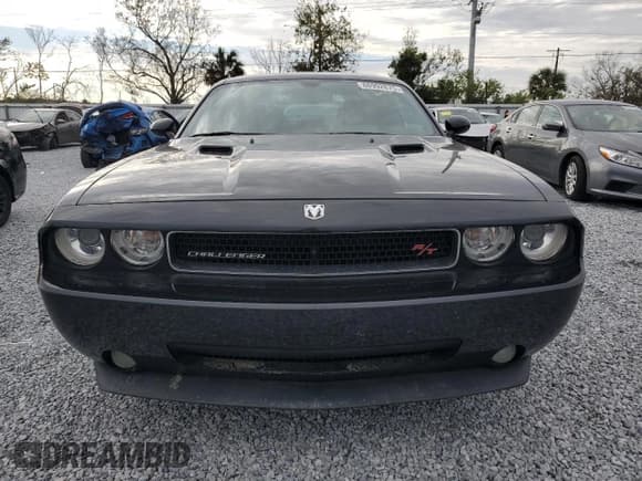 ✅ 2010 Dodge Challenger R/T Classic • VIN: 2B3CJ5DT8AH157348 • Lot: 88992875. Wystawiony na Copart z przebiegiem Nie podano. Bezpłatny archiwum sprzedaży aukcyjnych z USA i szczegółowy raport historii pojazdu na DreamBid. Zdjęcie 5.