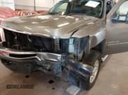 ✅ 2008 Chevrolet Silverado 2500HD 1LT • VIN: 1GCHK29698E176379 • Lot: 41808600. Wystawiony na IAAI z przebiegiem 182 610 mil. Bezpłatny archiwum sprzedaży aukcyjnych z USA i szczegółowy raport historii pojazdu na DreamBid. Zdjęcie 17.