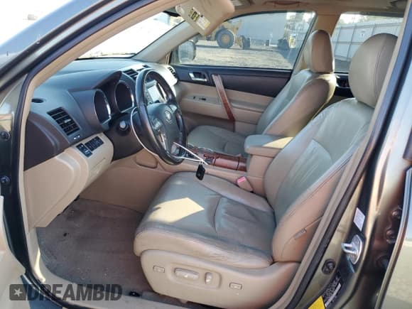 ✅ 2008 Toyota Highlander Limited • VIN: JTEES42A882047981 • Лот: 82220895. Опубликован ранее на Copart с пробегом 186 167 миль. Бесплатный доступ к архиву аукционных продаж из США и подробный отчёт об истории автомобиля на DreamBid. Изображение 7.