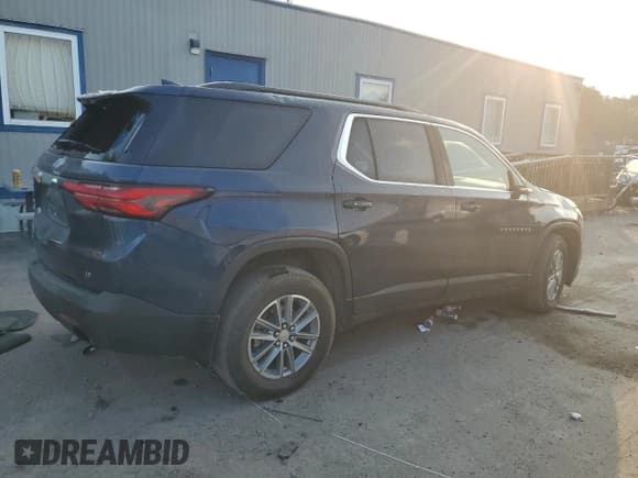✅ 2023 Chevrolet Traverse LT Cloth • VIN: 1GNEVGKWXPJ262654 • Lot: 70681294. Wystawiony na Copart z przebiegiem 32 537 mil. Bezpłatny archiwum sprzedaży aukcyjnych z USA i szczegółowy raport historii pojazdu na DreamBid. Zdjęcie 3.