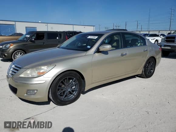 2009 Hyundai Genesis z VIN KMHGC46E19U028701, wystawiony jako Copart lot #71872054 z przebiegiem 73 595 mil mil oraz Czysty tytuł • Clean title. Historia ofert i sprzedaży dostępna na DreamBid. Obrazek 1.