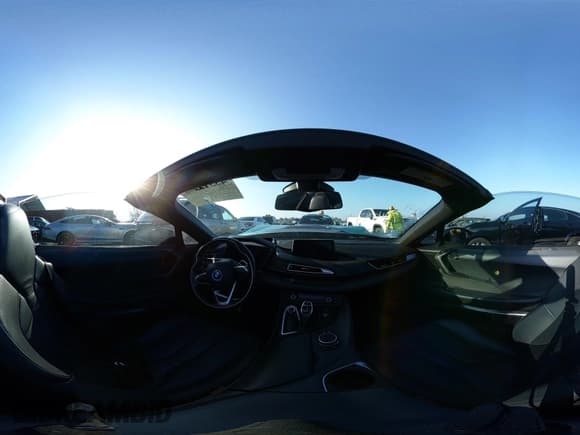 ✅ 2019 BMW i8 • VIN: WBY2Z6C51KVG97923 • Лот: 43312208. Опубликован ранее на IAAI с пробегом Не указан. Бесплатный доступ к архиву аукционных продаж из США и подробный отчёт об истории автомобиля на DreamBid. Изображение 17.