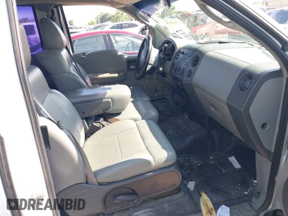 ✅ 2006 Ford F-150 STX • VIN: 1FTRX12W26FB45265 • Lot: 42949100. Listed on IAAI with 235,911 mi. Free auction sales archive from the USA and detailed vehicle history report at DreamBid. Image 5.