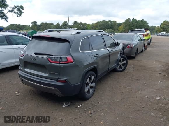 ✅ 2020 Jeep Cherokee Limited • VIN: 1C4PJMDX7LD520090 • Lot: 40402264. Wystawiony na IAAI z przebiegiem 120 395 mil. Bezpłatny archiwum sprzedaży aukcyjnych z USA i szczegółowy raport historii pojazdu na DreamBid. Zdjęcie 4.