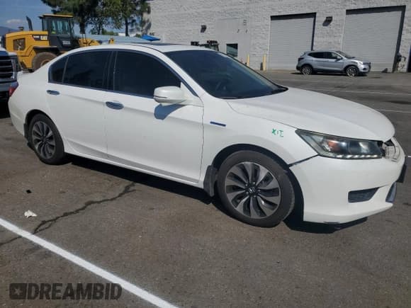 ✅ 2015 Honda Accord EX-L • VIN: 1HGCR6F55FA013629 • Lot: 82105815. Wystawiony na Copart z przebiegiem 121 114 mil. Bezpłatny archiwum sprzedaży aukcyjnych z USA i szczegółowy raport historii pojazdu na DreamBid. Zdjęcie 4.