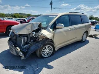 ✅ 2011 Toyota Sienna XLE • VIN: 5TDYK3DC5BS046801 • Лот: 80720865. Опубликован ранее на Copart с пробегом Не указан. Бесплатный доступ к архиву аукционных продаж из США и подробный отчёт об истории автомобиля на DreamBid. Изображение 1.