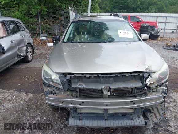 ✅ 2015 Subaru Outback Limited • VIN: 4S4BSENC4F3245972 • Lot: 42425247. Listed on IAAI with 234,274 mi. Free auction sales archive from the USA and detailed vehicle history report at DreamBid. Image 11.