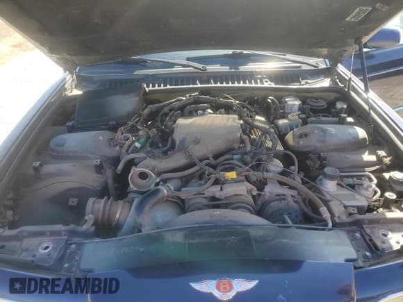 ✅ 2001 Bentley Arnage • VIN: SCBLC31E01CX05867 • Lot: 92357595. Wystawiony na Copart z przebiegiem 42 838 mil. Bezpłatny archiwum sprzedaży aukcyjnych z USA i szczegółowy raport historii pojazdu na DreamBid. Zdjęcie 11.