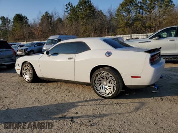 ✅ 2013 Dodge Challenger Rallye Redline • VIN: 2C3CDYAG8DH645495 • Lot: 43588825. Wystawiony na Copart z przebiegiem 152 090 mil. Bezpłatny archiwum sprzedaży aukcyjnych z USA i szczegółowy raport historii pojazdu na DreamBid. Zdjęcie 2.