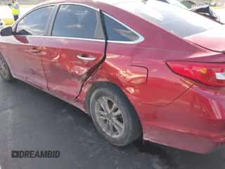 2015 Hyundai Sonata SE z VIN 5NPE24AF3FH127461, wystawiony jako IAAI lot #43492921 z przebiegiem 135 133 mil mil oraz . Historia ofert i sprzedaży dostępna na DreamBid. Obrazek 6.