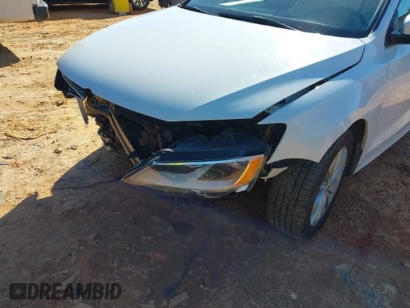 ✅ 2016 Volkswagen Jetta SE • VIN: 3VWD67AJ4GM359386 • Лот: 43581629. Опубликован ранее на IAAI с пробегом 161 396 миль. Бесплатный доступ к архиву аукционных продаж из США и подробный отчёт об истории автомобиля на DreamBid. Изображение 6.