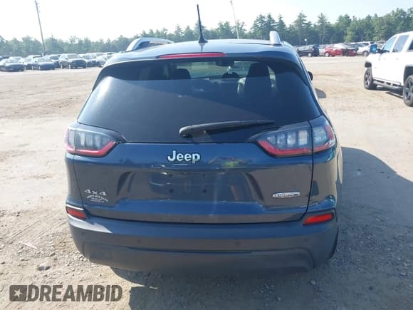 ✅ 2020 Jeep Cherokee Latitude Plus • VIN: 1C4PJMLB8LD512845 • Lot: 42911637. Wystawiony na IAAI z przebiegiem 72 240 mil. Bezpłatny archiwum sprzedaży aukcyjnych z USA i szczegółowy raport historii pojazdu na DreamBid. Zdjęcie 16.