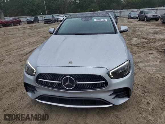 ✅ 2022 Mercedes-Benz E 450 • VIN: W1KZF5KB5NB036379 • Лот: 69855615. Опубликован ранее на Copart с пробегом 31 828 миль. Бесплатный доступ к архиву аукционных продаж из США и подробный отчёт об истории автомобиля на DreamBid. Изображение 5.