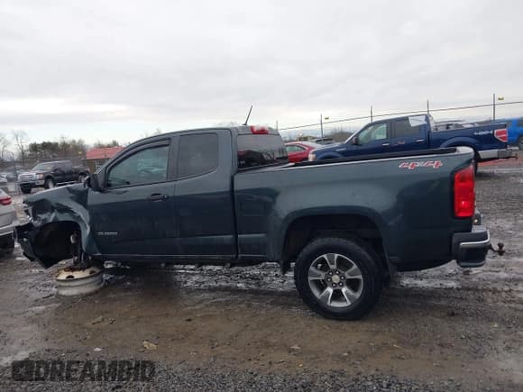 ✅ 2018 Chevrolet Colorado 4WD Work Truck • VIN: 1GCHTBEN2J1224781 • Lot: 41695573. Listed on IAAI with 51,006 mi. Free auction sales archive from the USA and detailed vehicle history report at DreamBid. Image 15.