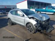 ✅ 2017 Nissan Rogue SL • VIN: JN1BJ1CPXHW027917 • Лот: 42709015. Опубликован ранее на IAAI с пробегом 134 287 миль. Бесплатный доступ к архиву аукционных продаж из США и подробный отчёт об истории автомобиля на DreamBid. Изображение 1.